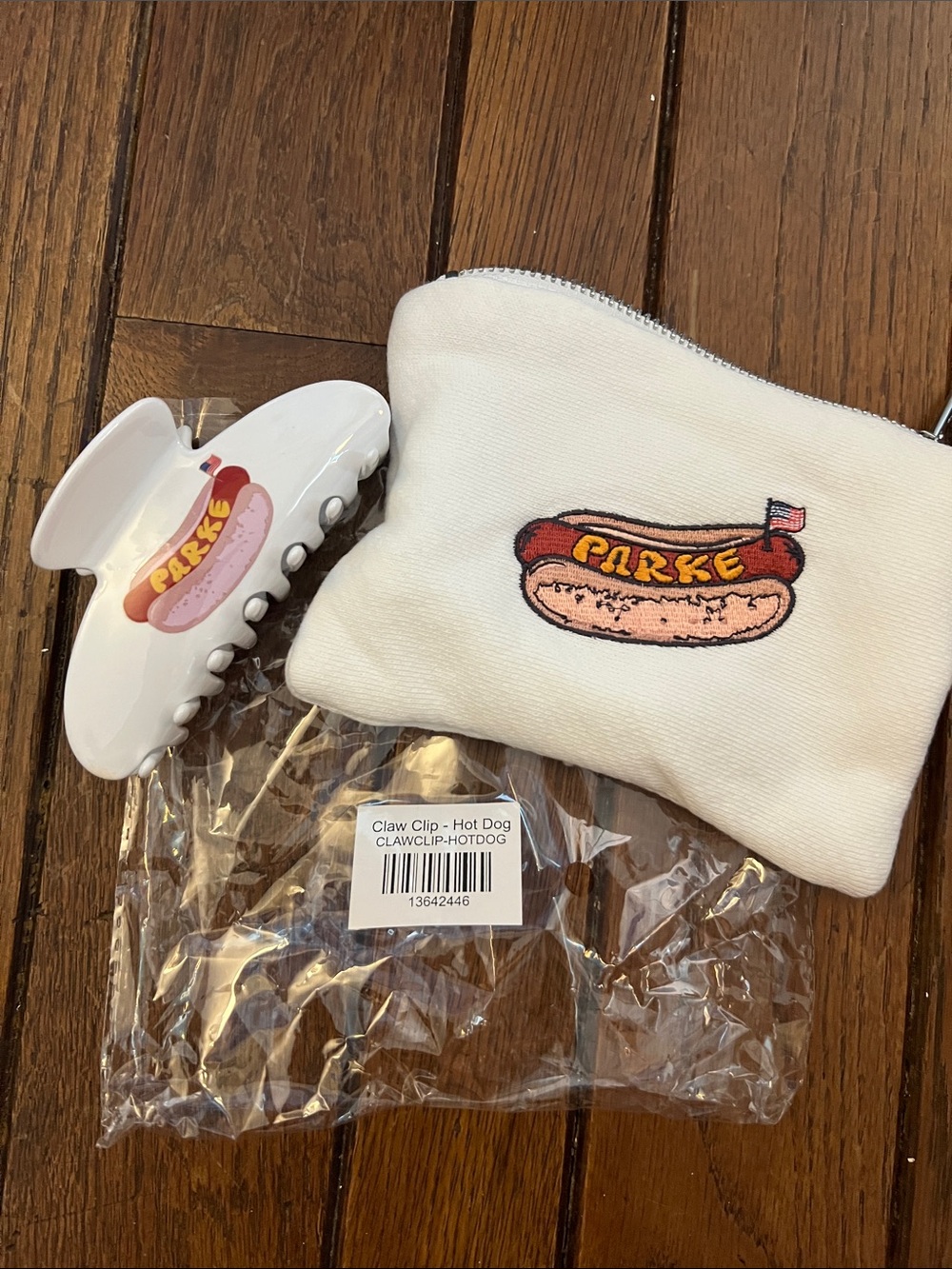 Parke Hot Dog Hair Claw Clip and Pouch NEW IN BAG